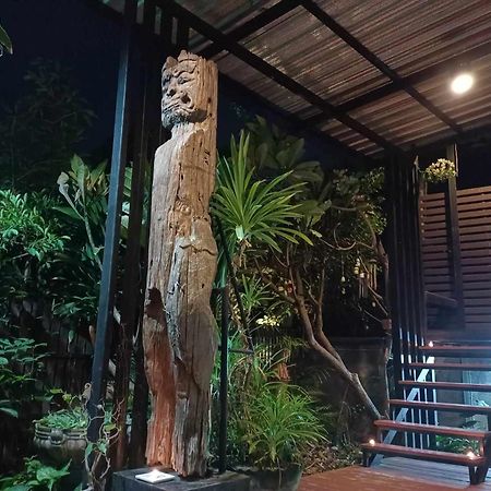 Chez Pom Hotel Чиангмай Екстериор снимка