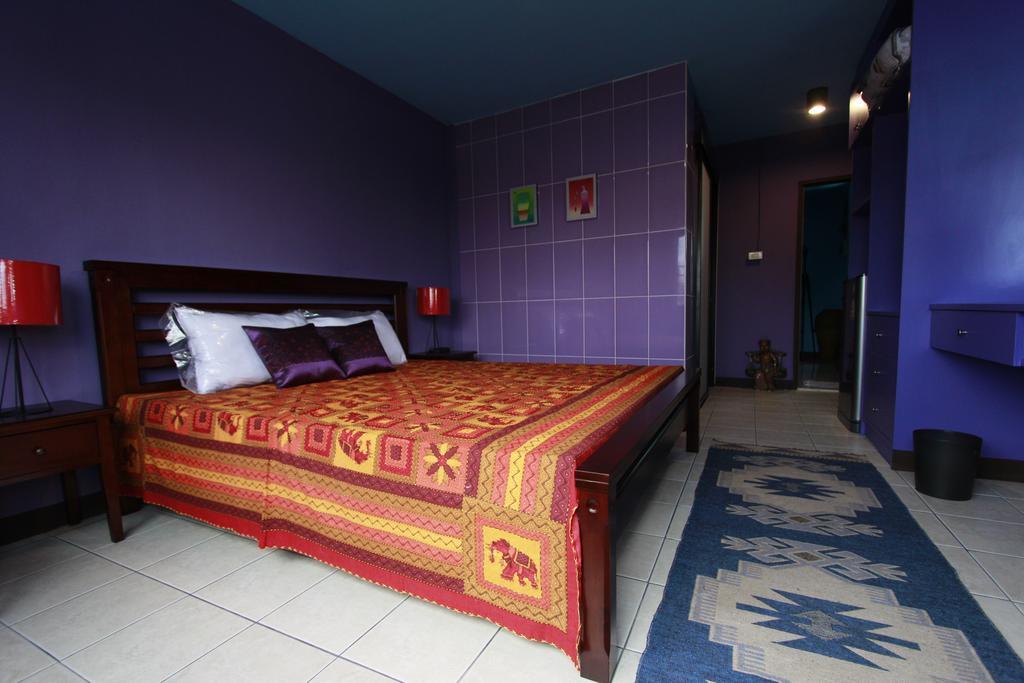 Chez Pom Hotel Чиангмай Екстериор снимка