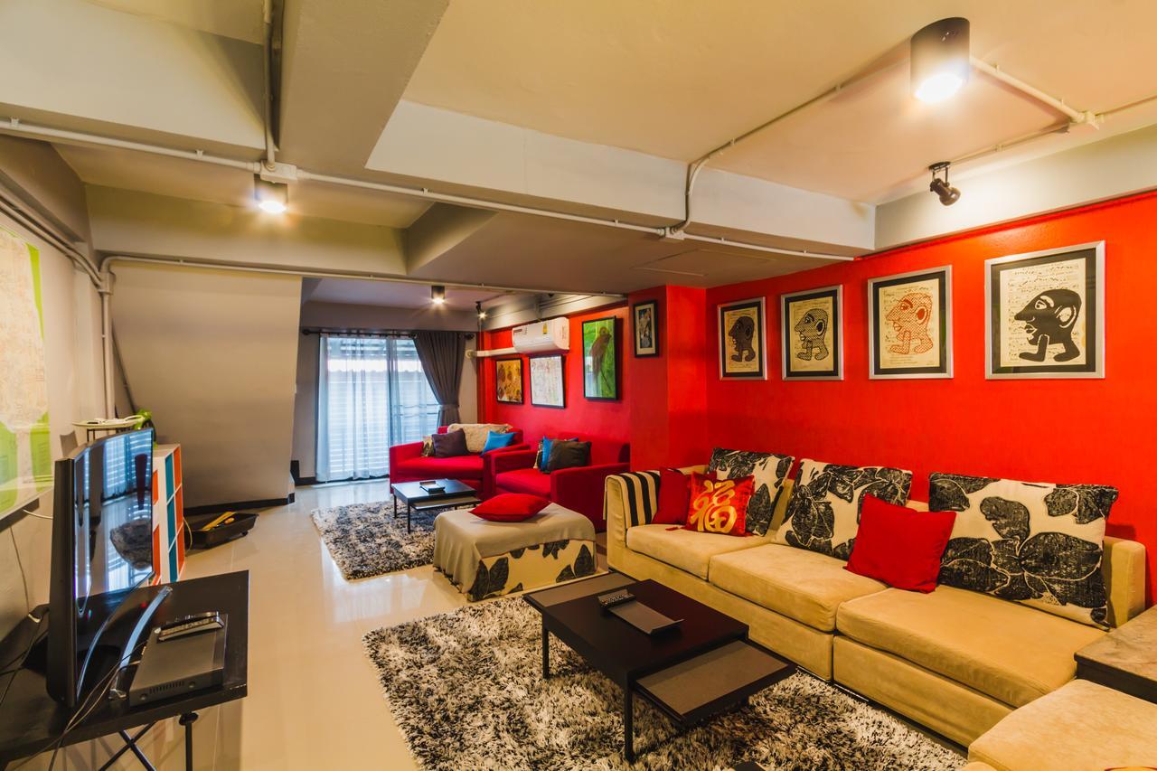 Chez Pom Hotel Чиангмай Екстериор снимка