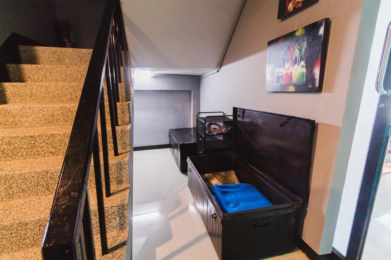 Chez Pom Hotel Чиангмай Екстериор снимка