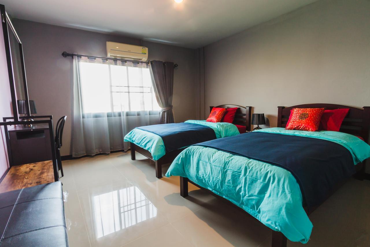 Chez Pom Hotel Чиангмай Екстериор снимка