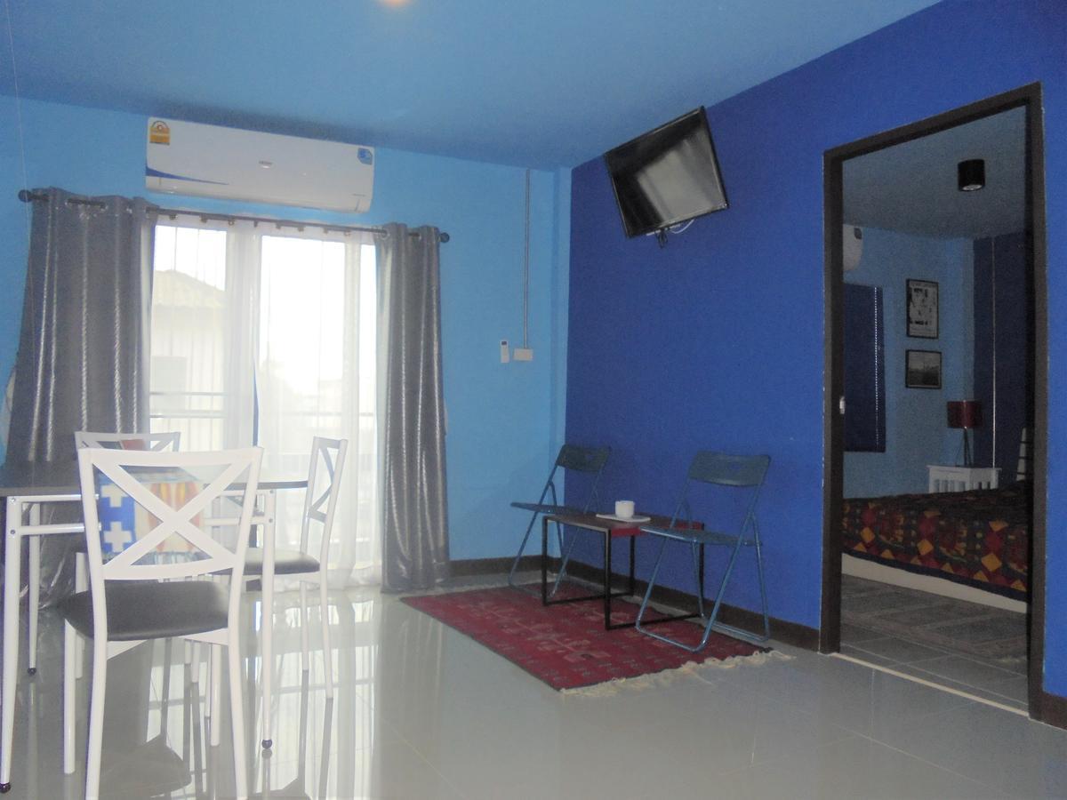 Chez Pom Hotel Чиангмай Екстериор снимка