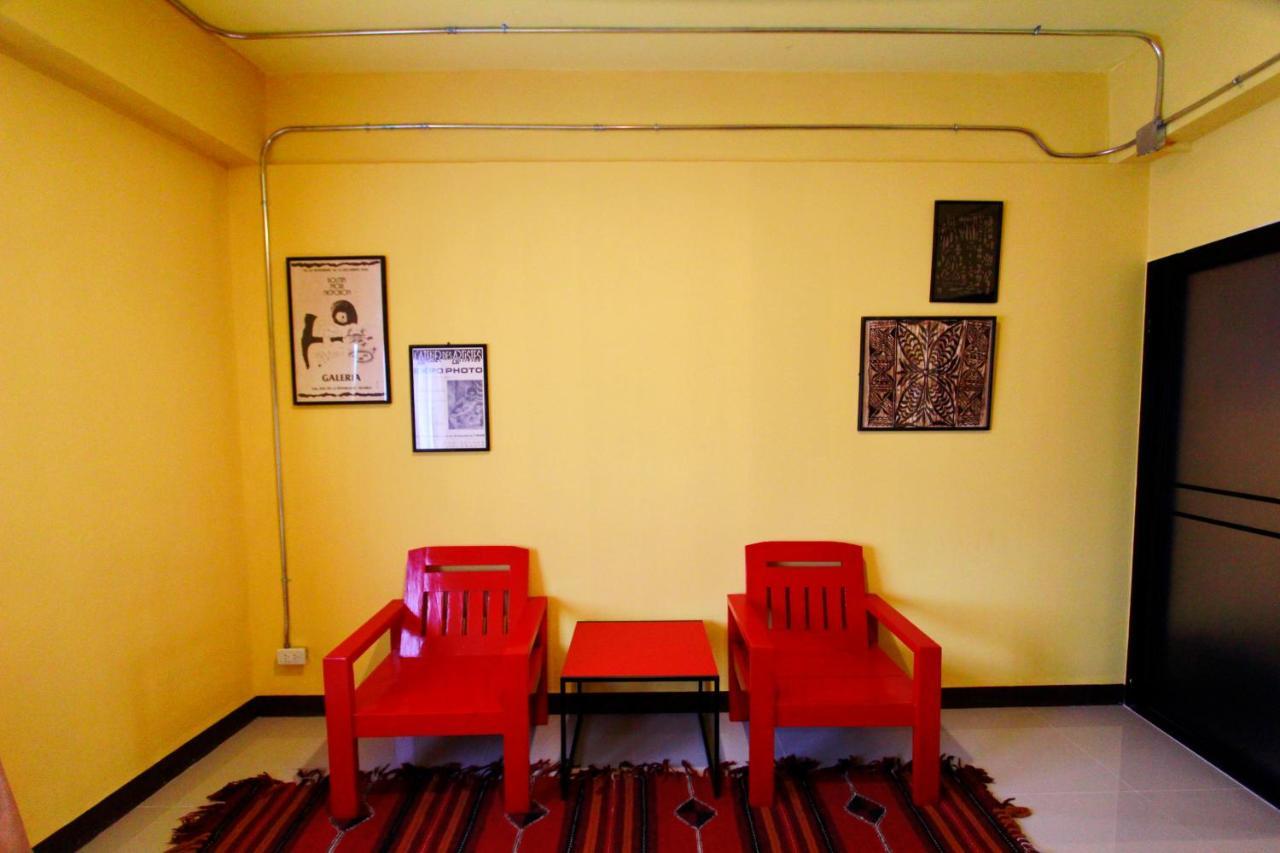 Chez Pom Hotel Чиангмай Екстериор снимка